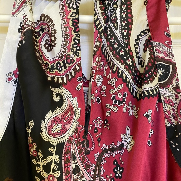 Signature by Larry Levine Sleeveless Blouse Size Medium - Picture 4 of 5